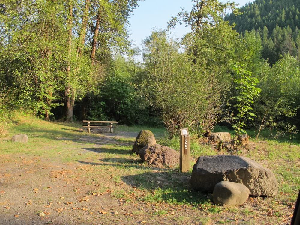 Santiam Flats Campground - Detroit Lake, Oregon