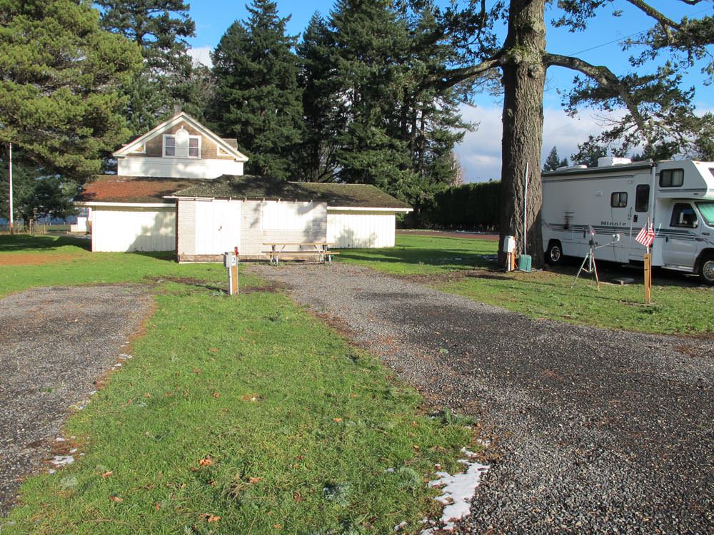 Cascade Locks Marine Park Campground - Columbia Gorge, Oregon