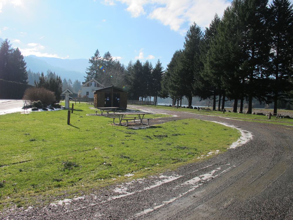 Cascade Locks Marine Park Campground - Columbia Gorge, Oregon